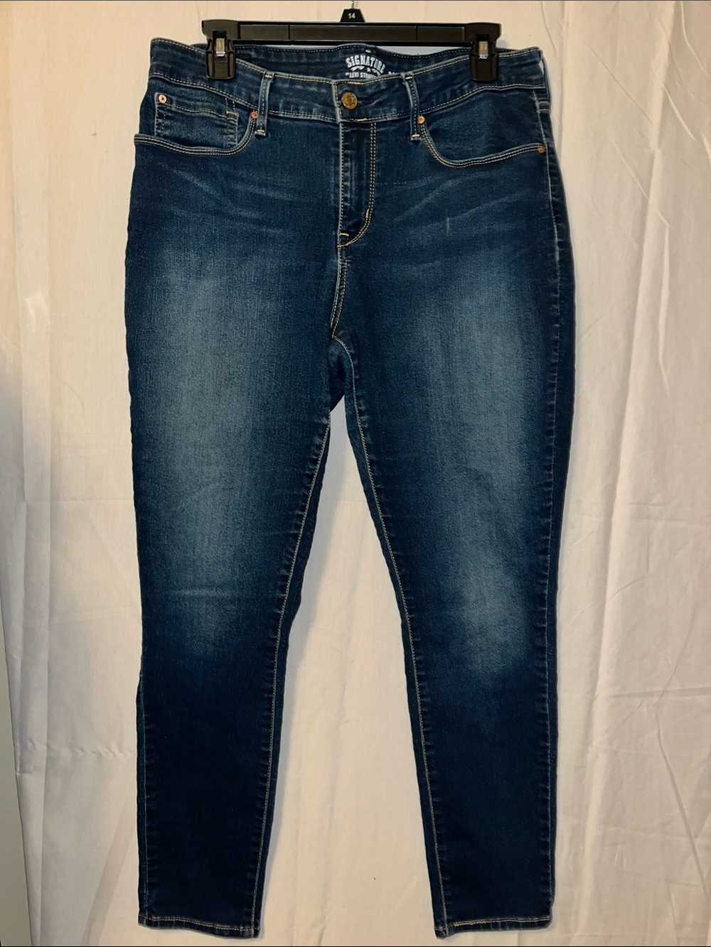 Signature Skinny Jeans in Dark Blue Wash